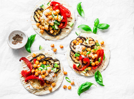 Grilled vegetables and spicy chickpeas tortillas